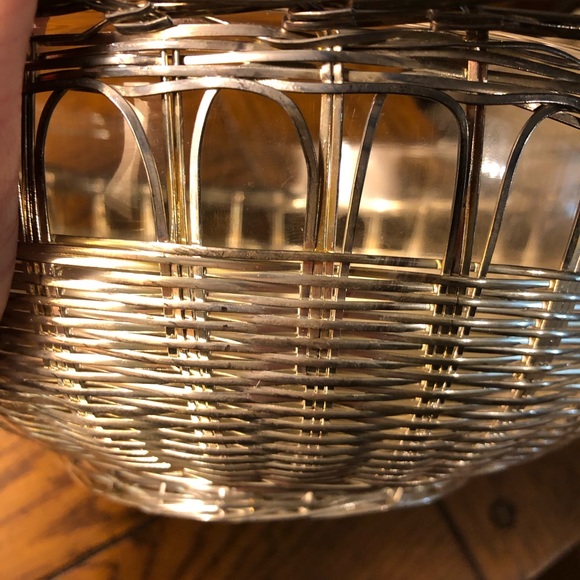 Vintage 2 qt. Pyrex with silverplated wire metal basket - Picture 3 of 7
